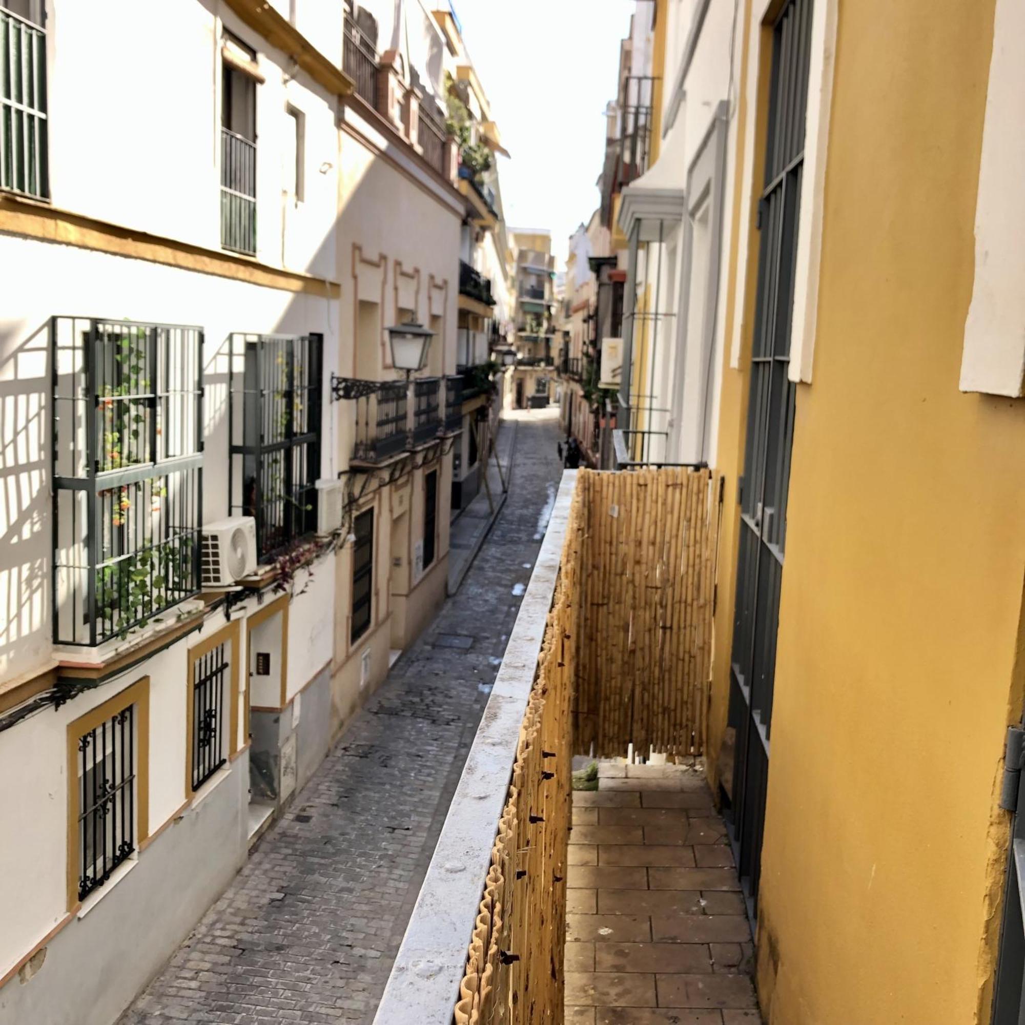 Apartamentos Alfaqueque B Seville Exterior photo